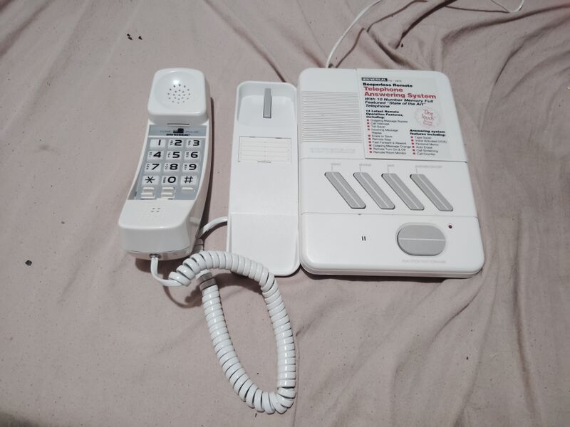 File:The phone.jpg